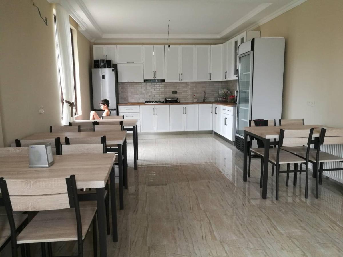 Mate'S Guest House Kobuleti Bagian luar foto