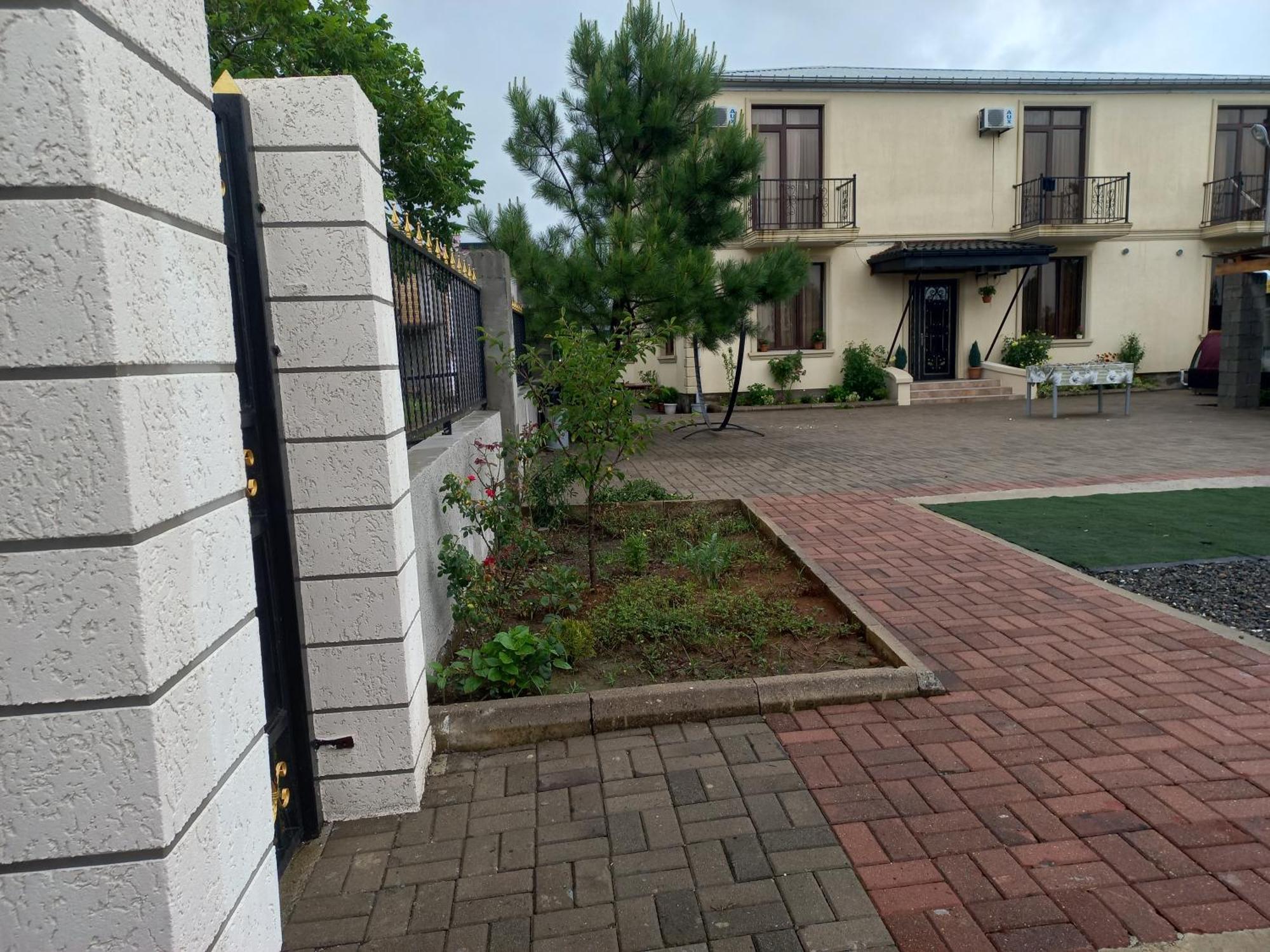 Mate'S Guest House Kobuleti Bagian luar foto